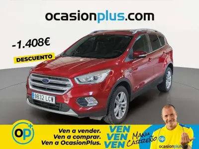 Usado Ford Kuga Trend+ 120 CV (88 kW) 2019 Rojo SUV
