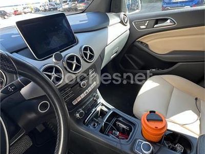 Mercedes B200
