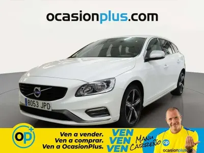 Usado Volvo V60 Momentum 150 CV (110 kW) 2016 Blanco Familiar