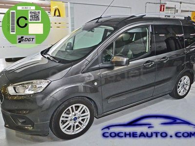 Usado Ford Tourneo Courier Titanium 100 CV (73 kW) 2022 Gris / plata Monovolumen