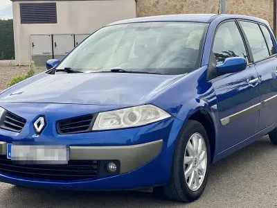 Usado Renault Mégane Dynamique 85 CV (62 kW) 2006 Azul Berlina