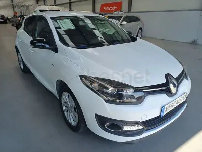 Usado Renault Mégane III LIMITED 115 CV (84 kW) 2015 Blanco Berlina