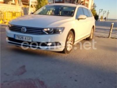 Usado VW Passat Advance 150 CV (110 kW) 2018 Blanco Familiar