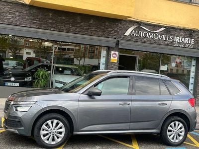 Usado Skoda Kamiq Ambition 110 CV (80 kW) 2023 Gris / plata SUV