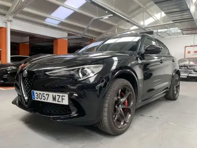 Usado Alfa Romeo Stelvio 523 CV (384 kW) 2021 Negro SUV