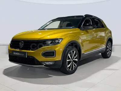 Usado VW T-Roc Advance 150 CV (110 kW) 2021 Amarillo SUV