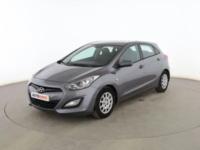 Usado Hyundai i30 100 HP (73 kW) 2015 Cinzento Sedan