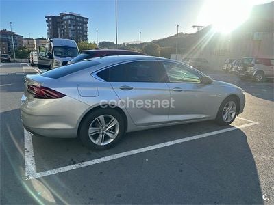 Gris / plata Usado 2022 Opel Insignia Business Berlina | 23.490 € (Precio justo)