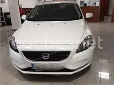 Usado Volvo V40 Momentum 115 CV (84 kW) 2013 Blanco Berlina