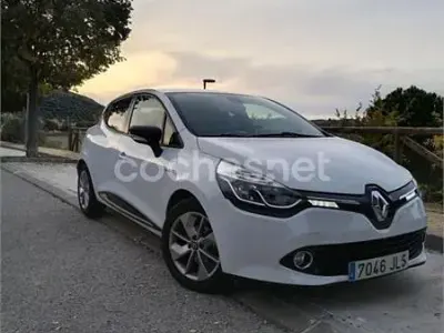 Begagnad Renault Clio IV LIMITED 75 HK (55 kW) 2016 Vit Sedan