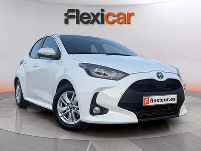 Blanco Usado 2022 Toyota Yaris Hybrid Active Utilitario | 17.290 € (Precio justo)