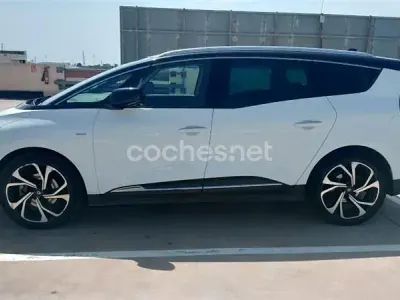 Usado Renault Grand Scénic IV Edition One 130 CV (95 kW) 2017 Blanco Monovolumen
