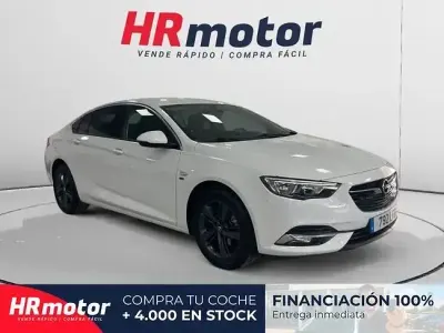 Usado Opel Insignia 140 CV (102 kW) 2020 Blanco Berlina
