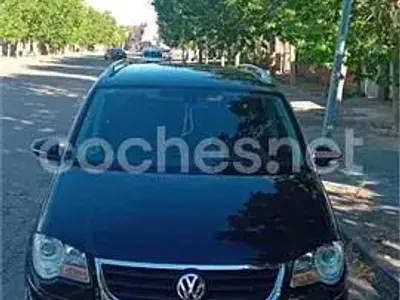 Usado VW Touran Advance 140 CV (102 kW) 2010 Negro Monovolumen