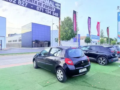 Usado Renault Clio Campus 75 CV (55 kW) 2008 Utilitario