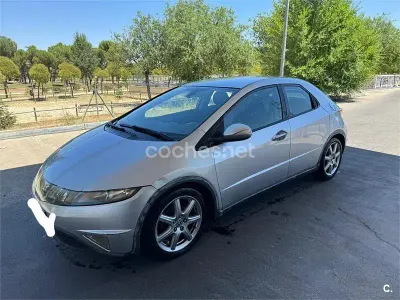 Usado Honda Civic Comfort 140 CV (102 kW) 2007 Gris / plata Berlina
