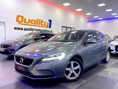 Usado Volvo V40 120 CV (88 kW) 2018 Gris / plata Berlina