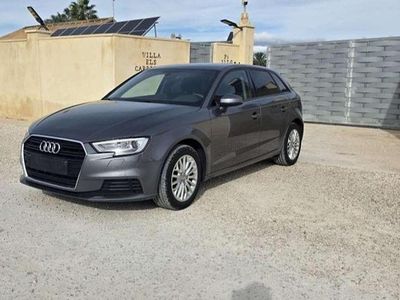 Gris Usado 2019 Audi A3 Sportback Premium Utilitario | 17.899 € (Un poco caro)