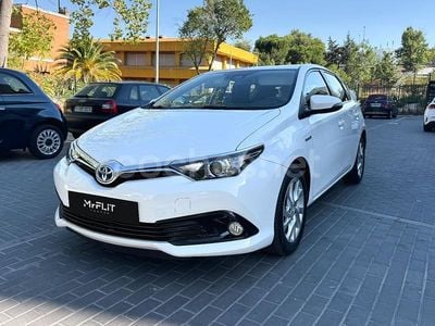 Blanco Usado 2017 Toyota Auris Hybrid Active Berlina | 11.400 € (Precio justo)