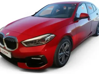 Usado BMW 118 Comfort Edition 150 CV (110 kW) 2024 Rojo Utilitario