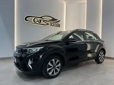 Usado Kia Stonic 84 CV (61 kW) 2022 Negro SUV