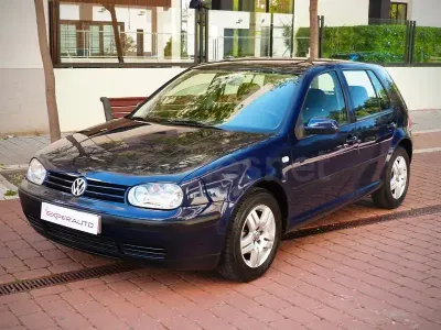 Usado VW Golf IV Highline 105 CV (77 kW) 2002 Azul Berlina