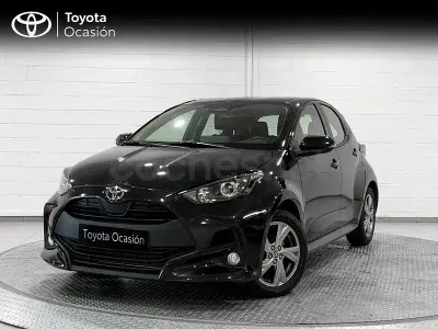 Usado Toyota Yaris Hybrid Active 116 CV (85 kW) 2025 Negro Berlina