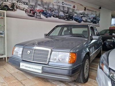 Usado Mercedes 230 132 CV (97 kW) 1990 Gris / plata Coupe