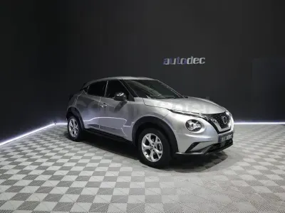 Usado Nissan Juke N-Connecta 114 HP (83 kW) 2022 Cinzento SUV