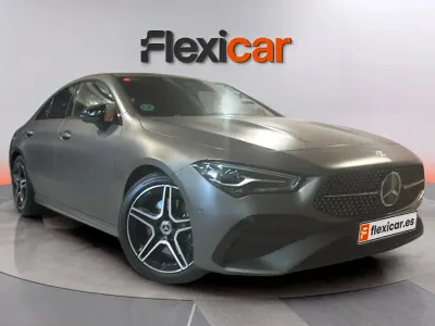 Usado Mercedes CLA200 150 CV (110 kW) 2025 Gris Berlina