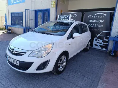 Begagnad Opel Corsa 85 HK (62 kW) 2011 Vit Halvkombi