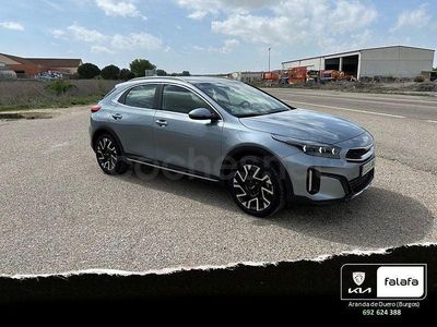 Usado Kia XCeed 100 CV (73 kW) 2024 Gris / plata SUV