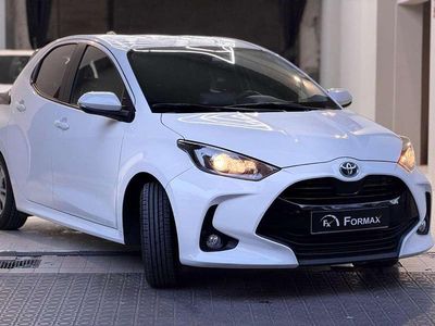 Usado Toyota Yaris Hybrid Business Edition 116 CV (85 kW) 2022 Blanco Utilitario