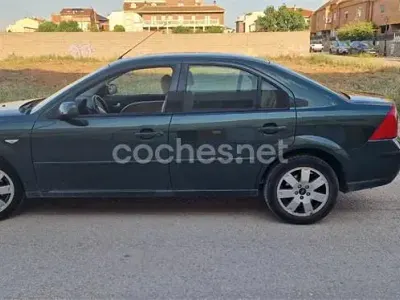 Usado Ford Mondeo Futura 115 CV (84 kW) 2005 Verde Berlina