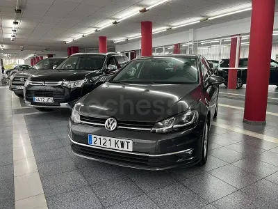 Usado VW Golf VII Advance 115 CV (84 kW) 2019 Gris / plata Berlina