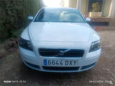 Usado Volvo S40 Momentum 136 CV (100 kW) 2006 Blanco Berlina