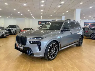 Usado BMW X7 M Sport 530 CV (389 kW) 2023 Gris SUV