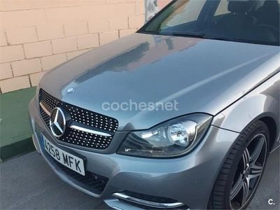 Usado Mercedes C180 Avantgarde 156 CV (114 kW) 2011 Gris / plata Berlina
