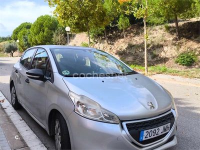 Gris / plata Usado 2015 Peugeot 208 Business-Line Utilitario | 5900 € (Buen precio)
