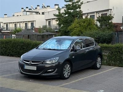 Usado Opel Astra Sport 140 CV (102 kW) 2012 Gris / plata Berlina
