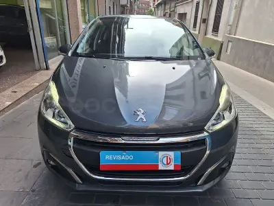 Usado Peugeot 208 Style 82 CV (60 kW) 2017 Gris / plata Utilitario