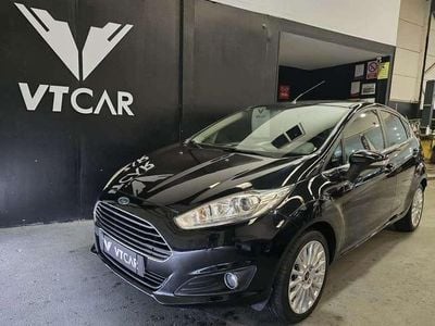 Usado Ford Fiesta Titanium 101 CV (74 kW) 2014 Negro Utilitario