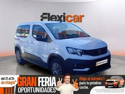 Usado Peugeot Rifter Active 102 CV (75 kW) 2023 Blanco Monovolumen