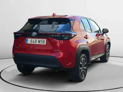 Usado Toyota Yaris Hybrid Active 116 CV (85 kW) 2024 Blanco SUV
