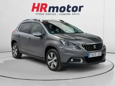 Usado Peugeot 2008 Style 99 CV (72 kW) 2017 Gris SUV