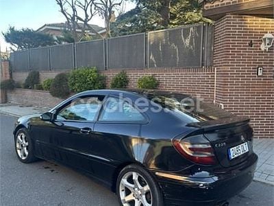 Usado Mercedes C220 Sport Edition 150 CV (110 kW) 2005 Negro Berlina
