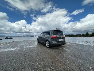 Usado VW Touran Sportline 110 CV (80 kW) 2016 Gris / plata Monovolumen