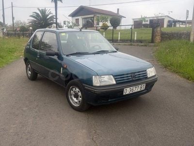 Begagnad Peugeot 205 60 HK (44 kW) 1996 Blå Halvkombi