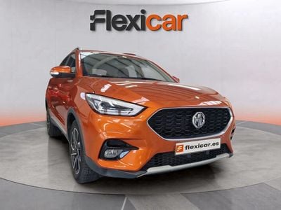 Usado MG ZS Luxury 111 CV (81 kW) 2023 Naranja Berlina