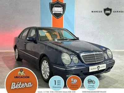 Usado Mercedes E280 Elegance 204 CV (150 kW) 1999 Azul Berlina